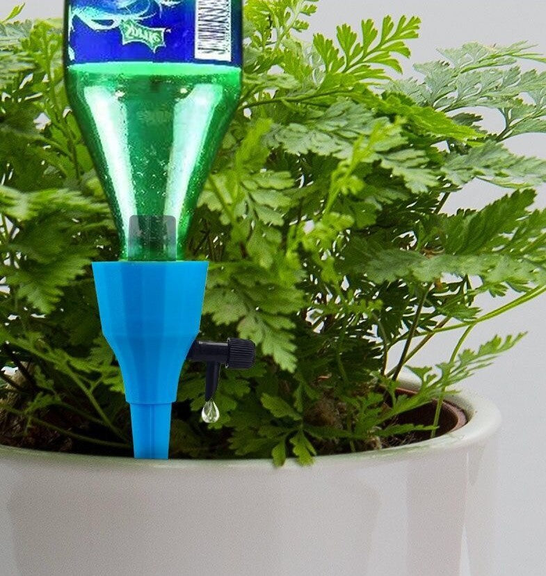 Automatic adjustable watering drip