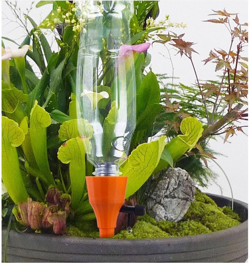 Automatic adjustable watering drip